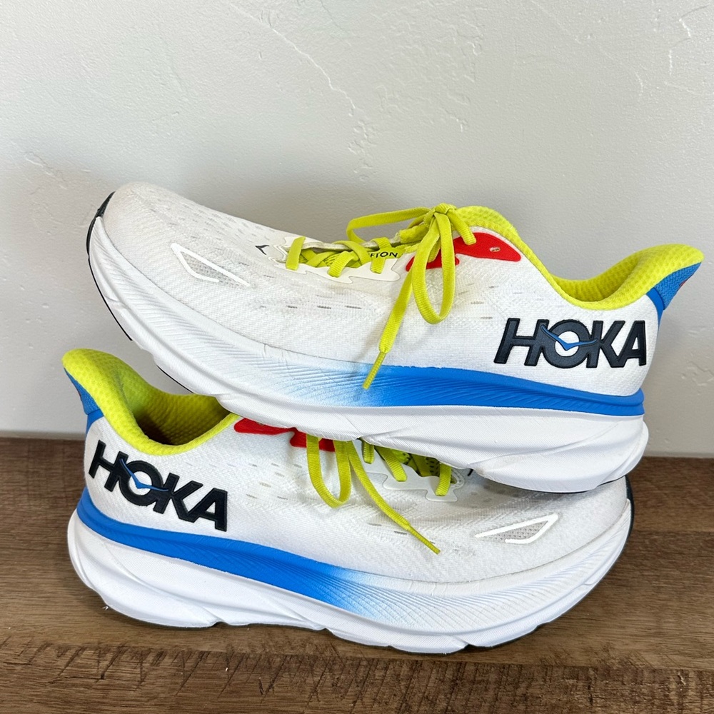 Hoka Men's Clifton 9 Wide Running Shoes Sz 11 2E.  BLANC DE BLANC/VIRTUAL BLUE